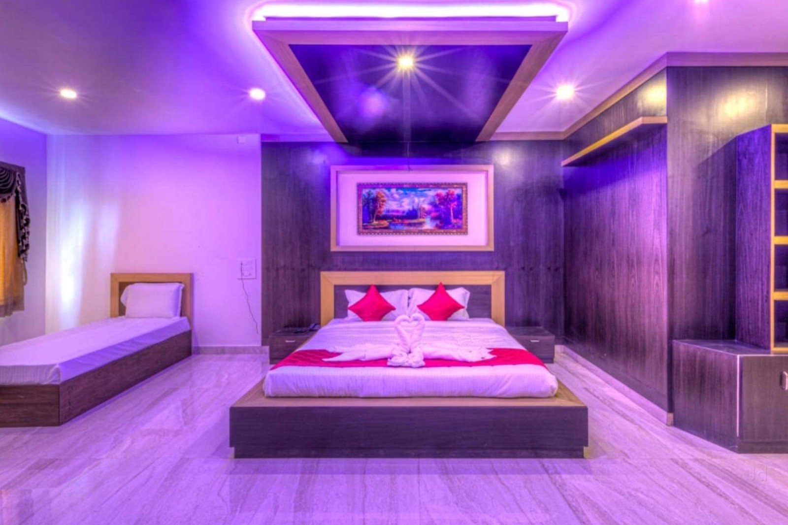 Book the Spectacular Balcony Room for Couples